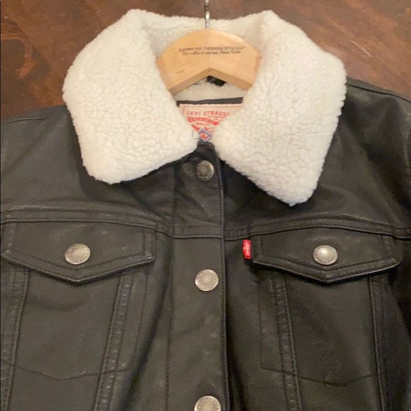 Levi’s Black Trucker Jacket - Picture 3 of 11